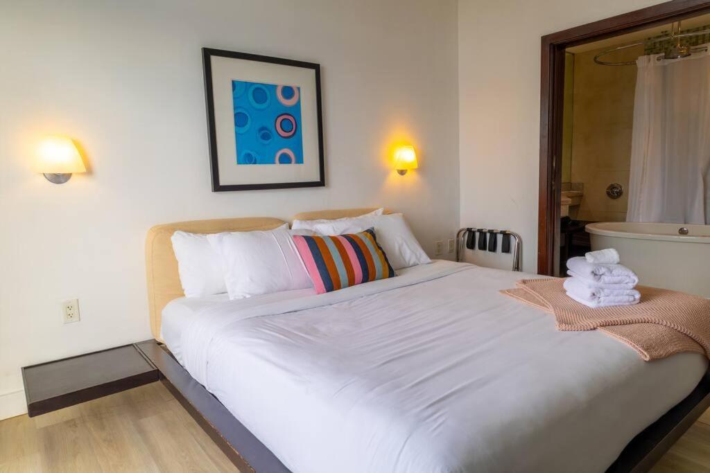 1 Bedroom With King Bed And Roof-top Pool And Bar C503 Appartement Miami Beach