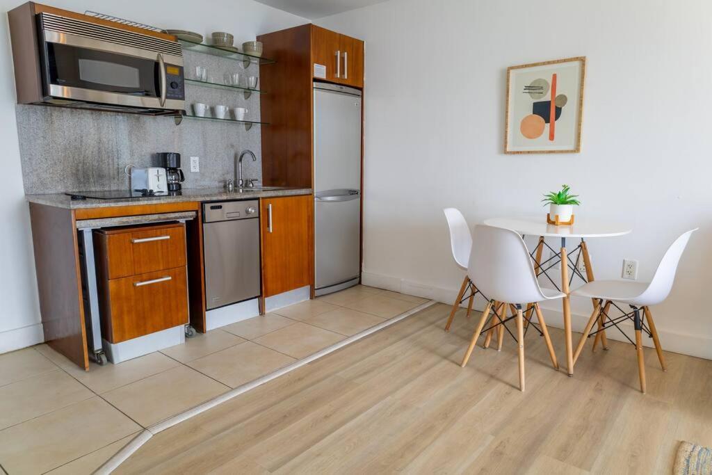 1 Bedroom With King Bed And Roof-top Pool And Bar C503 Apartamento