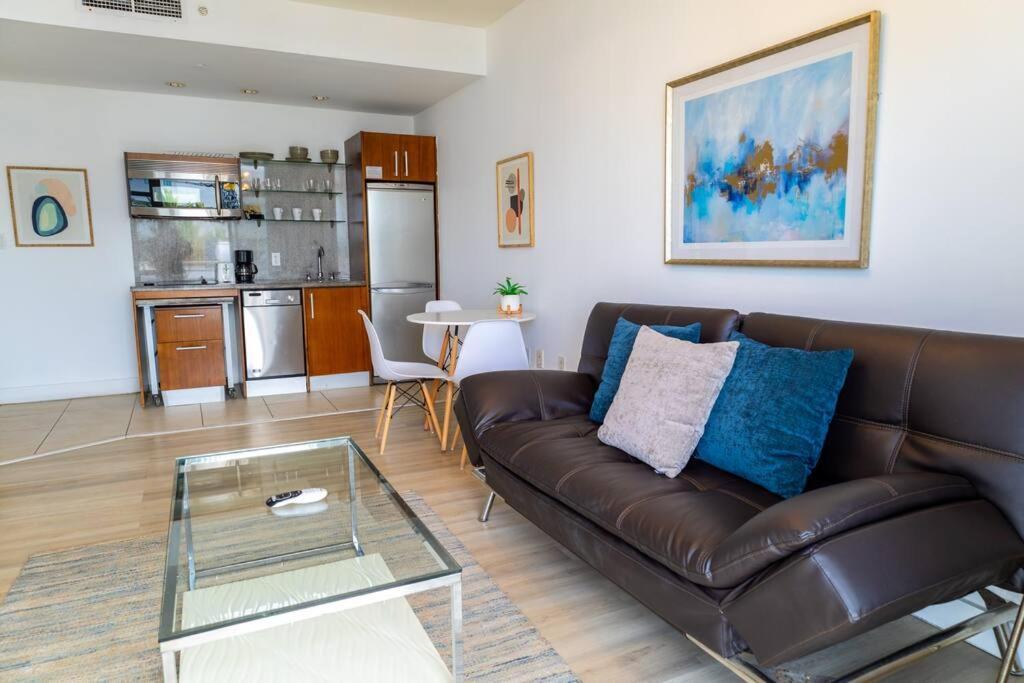 Apartamento 1 Bedroom With King Bed And Roof-top Pool And Bar C503 *